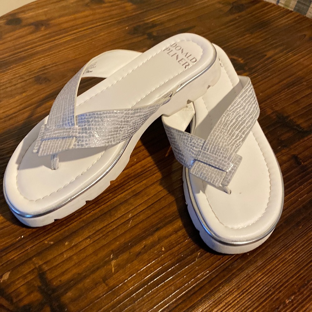 Thong sandals